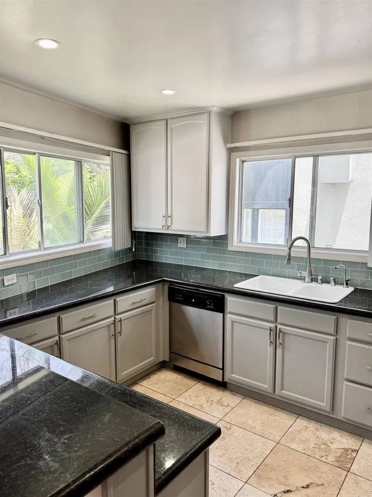 West Hollywood, CA 90069,1124 Sherbourne Drive #35