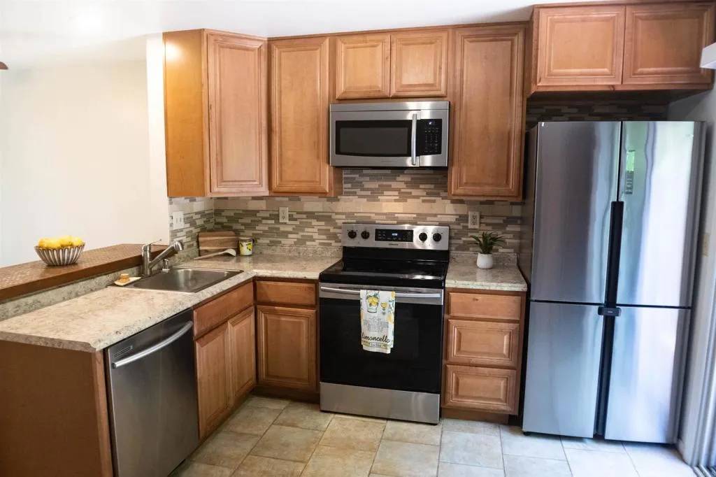 San Diego, CA 92119,6652 Bell Bluff Avenue #60B2