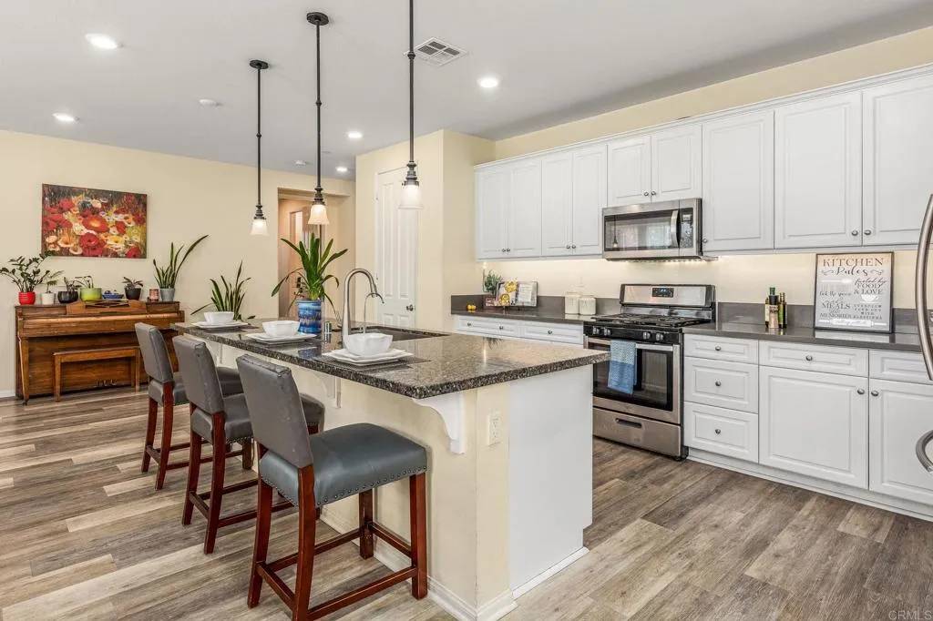 San Diego, CA 92139,2910 Lucia Jade Loop