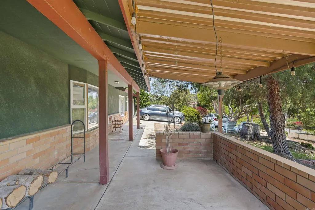 Fallbrook, CA 92028,1644 Cuatro Lane