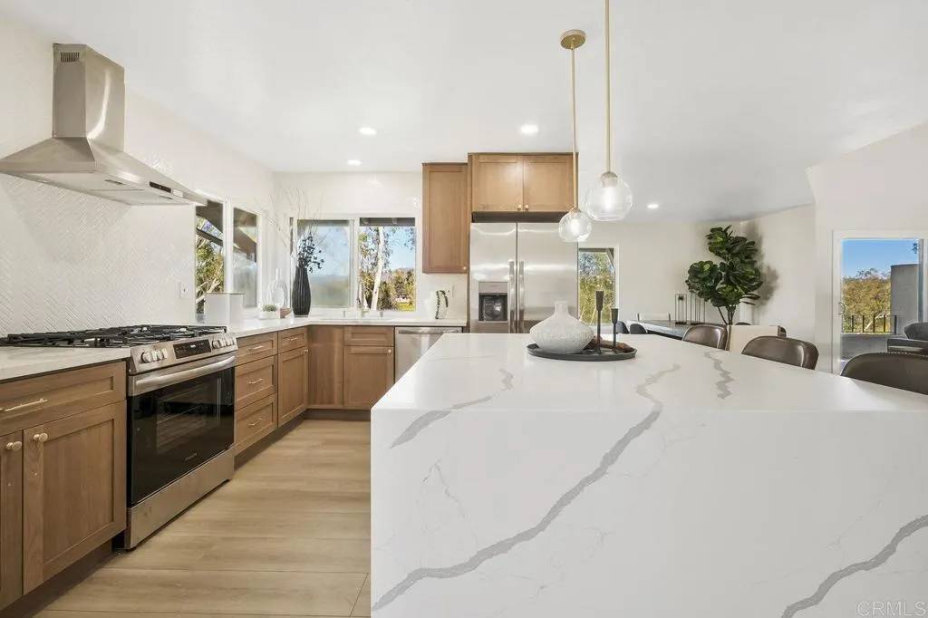 San Diego, CA 92128,17515 Devereux Rd