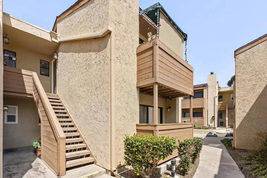 Bonita, CA 91902,2920 Briarwood Rd #G11