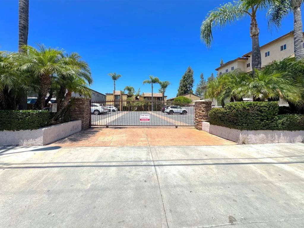 El Cajon, CA 92020,472 Graves Avenue #12