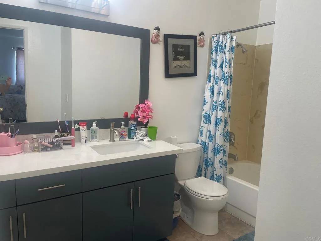 San Diego, CA 92105,4161 Winona Avenue #10