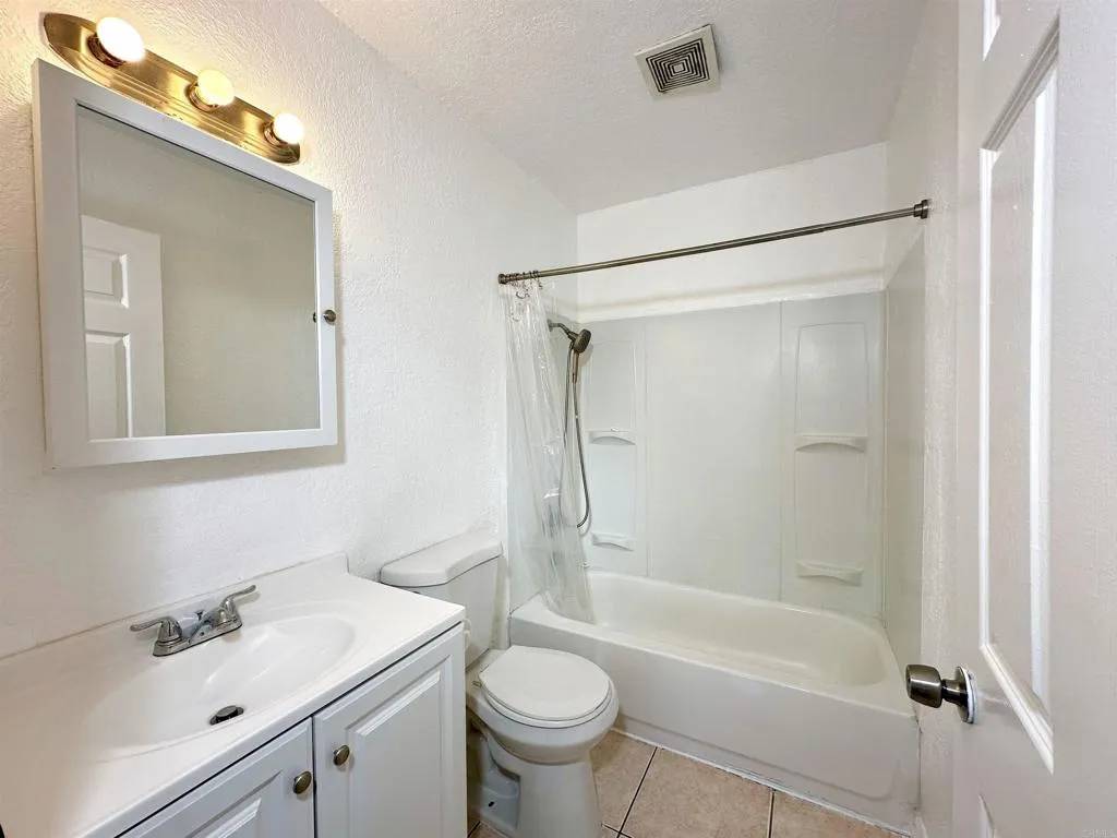 San Diego, CA 92114,5377 Imperial Avenue #3