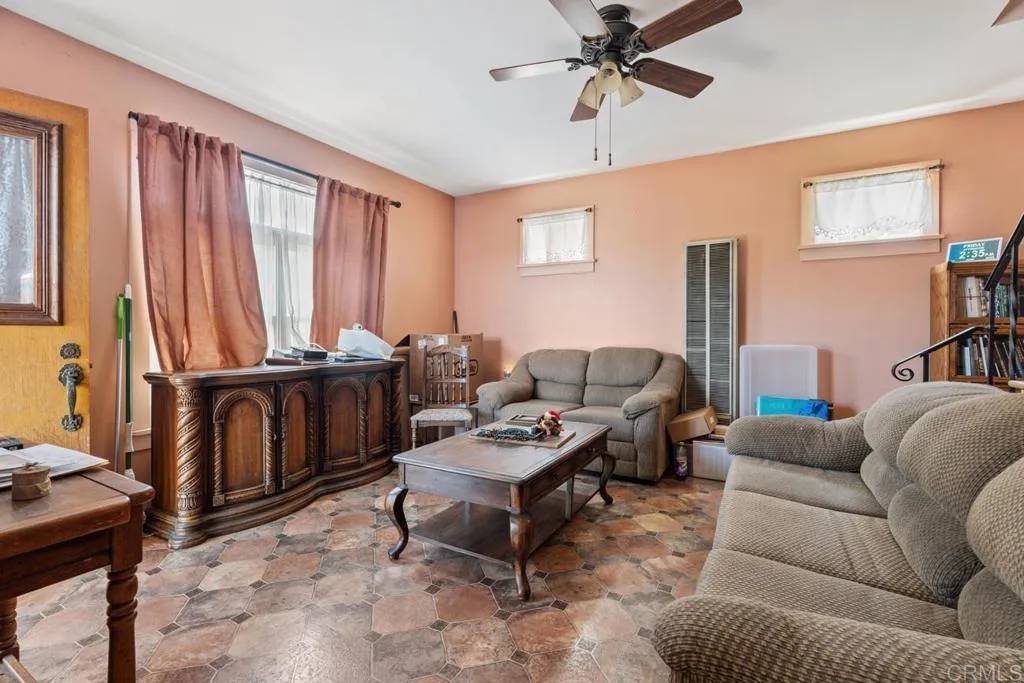 San Diego, CA 92102,3046 Island Ave