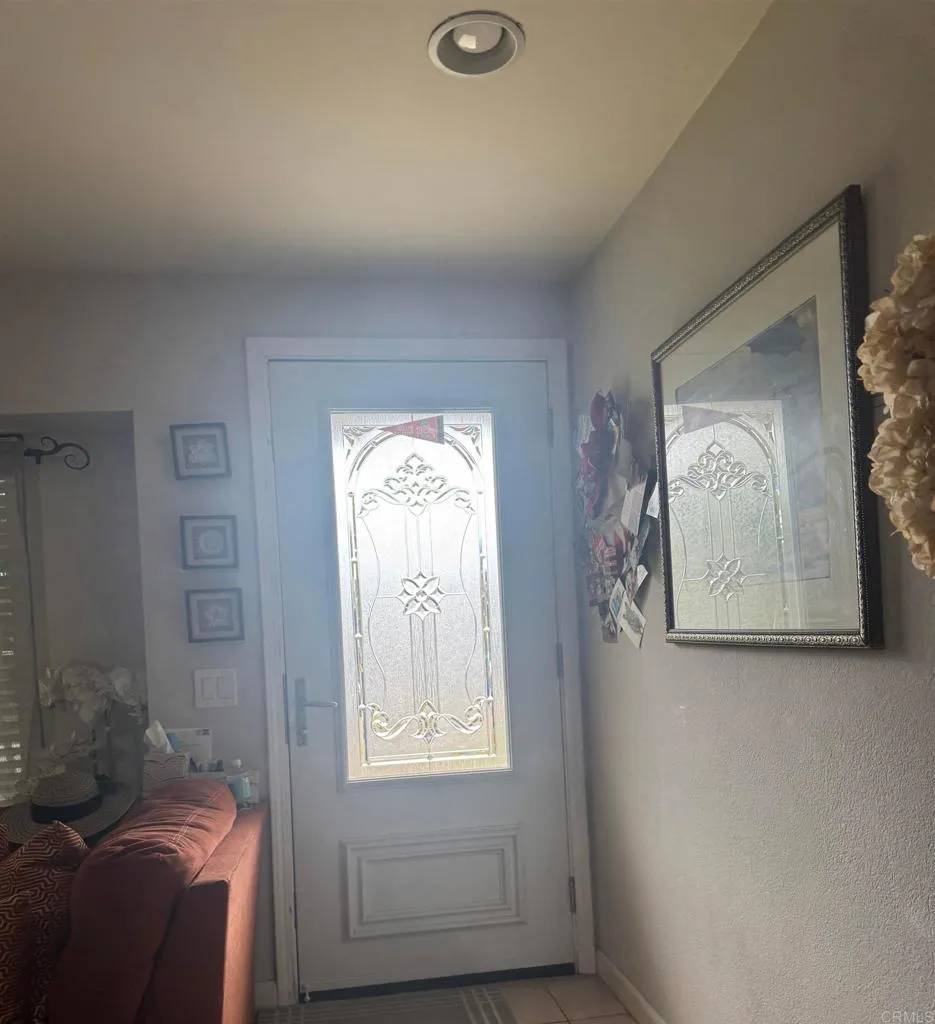Santee, CA 92071,10118 Cedar Springs Dr.