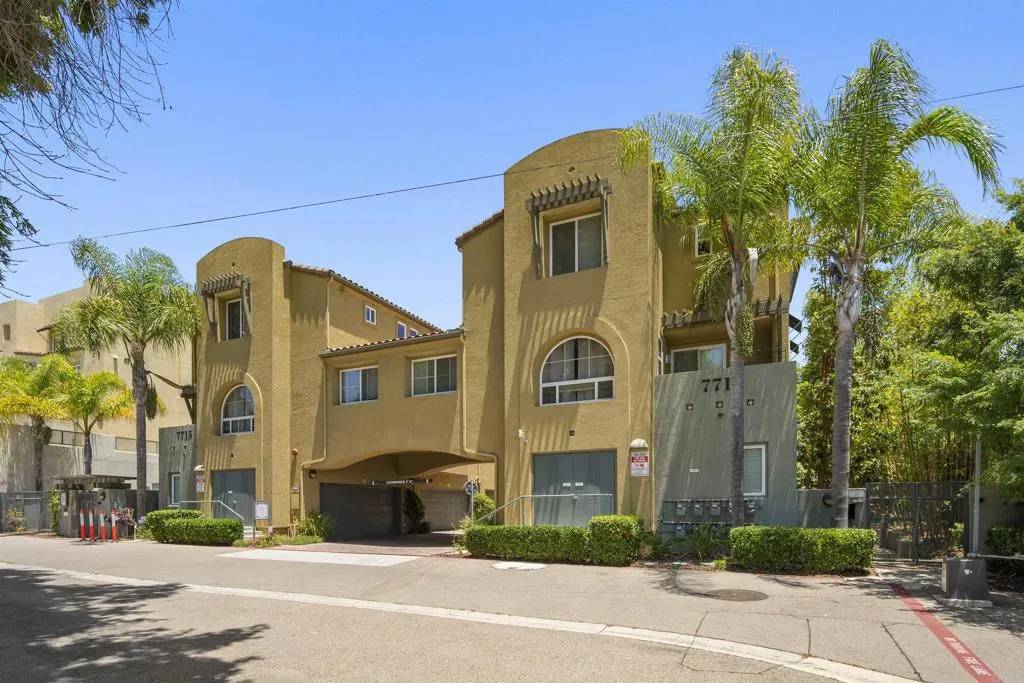La Mesa, CA 91942,7715 El Cajon Boulevard #5