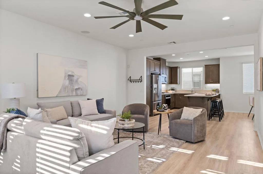 Vista, CA 92081,2333 Verano Way