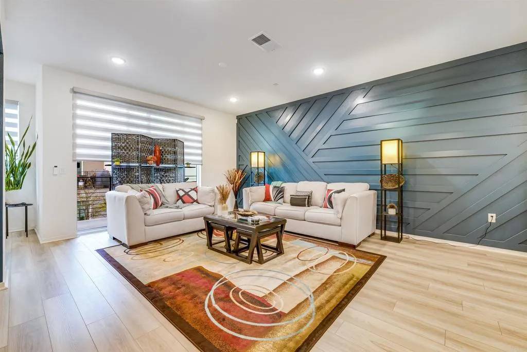 San Diego, CA 92154,5261 Beachfront Cove Street ##174