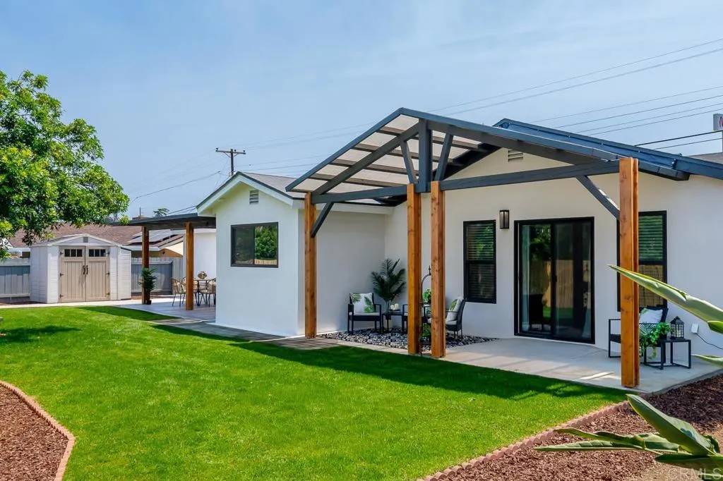 La Mesa, CA 91942,6270 Meadowcrest Drive