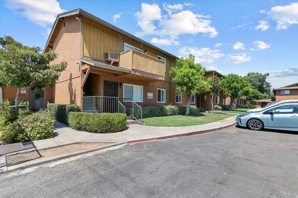 El Cajon, CA 92021,390 N 1st Street #23