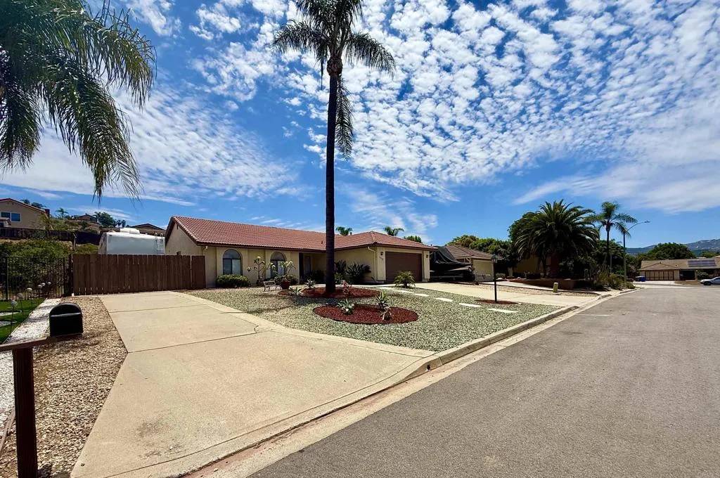 Lakeside, CA 92040,14330 Jennings Vista Way
