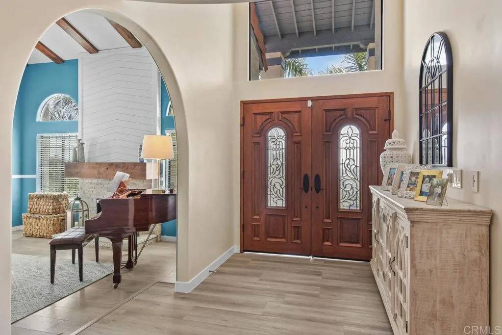 El Cajon, CA 92019,2044 Eula Lane