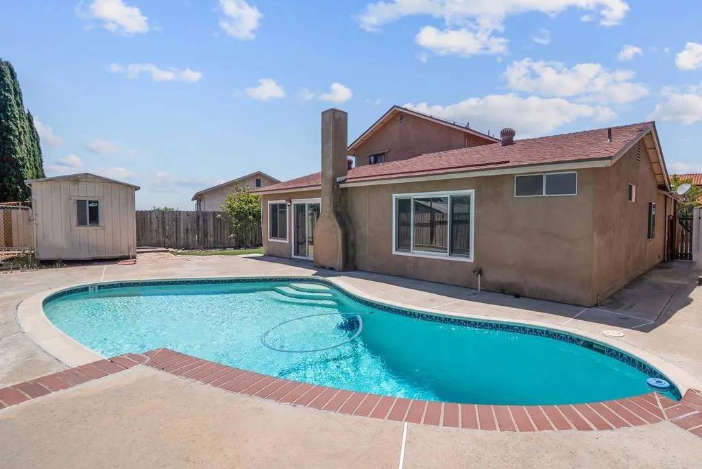 San Diego, CA 92139,7439 Carrie Ridge Way