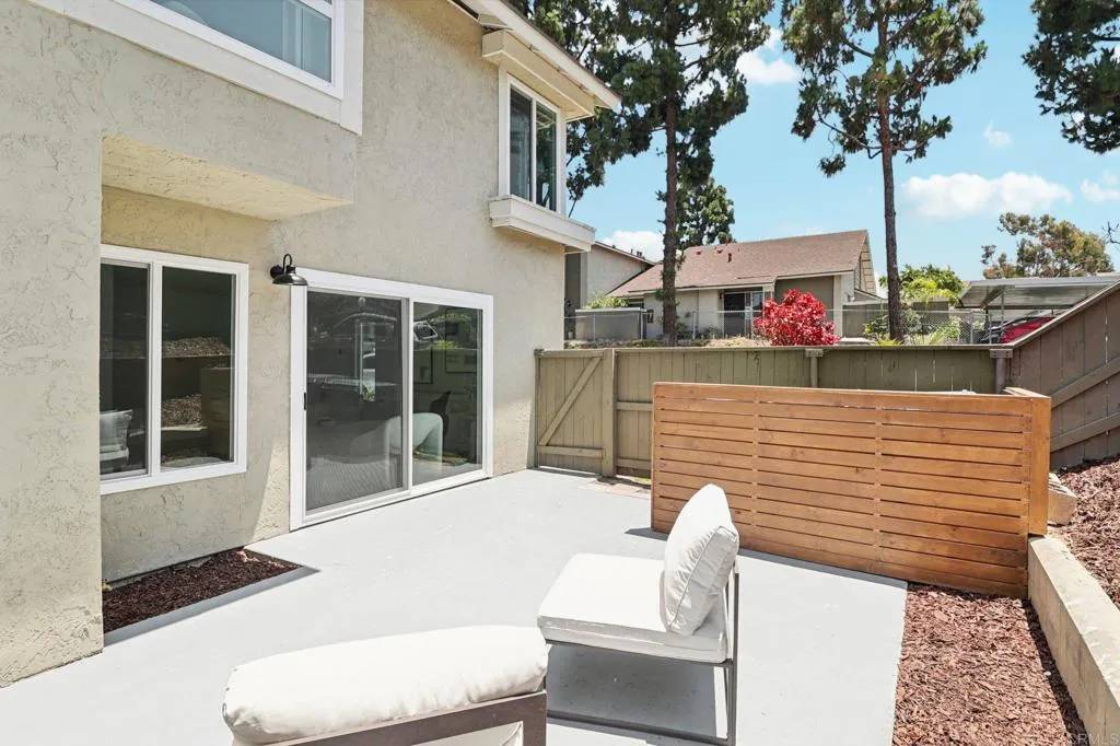 San Diego, CA 92139,6876 Bear River Row #3