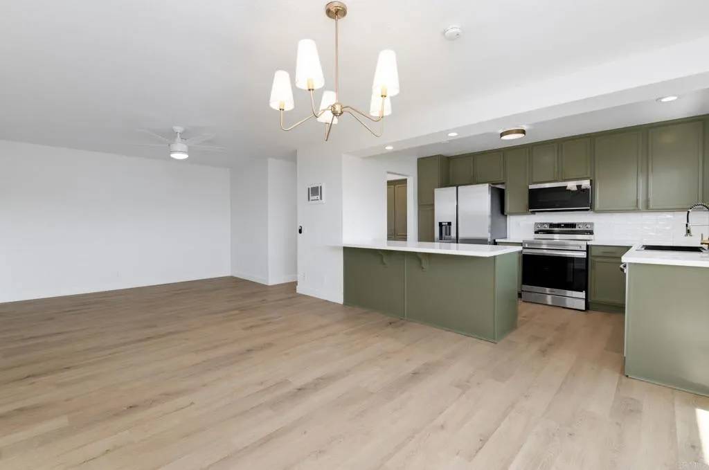 Oceanside, CA 92058,615 Fredricks Avenue #157