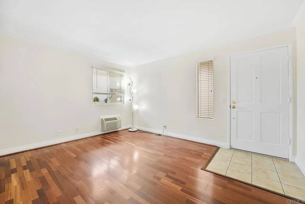 El Cajon, CA 92021,830 Broadway #18