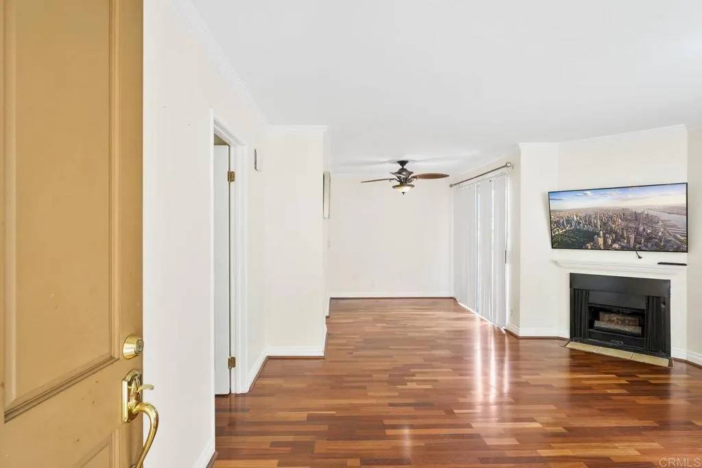 El Cajon, CA 92021,830 Broadway #18