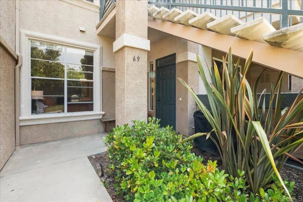 San Diego, CA 92130,3550 Caminito El Rincon #69