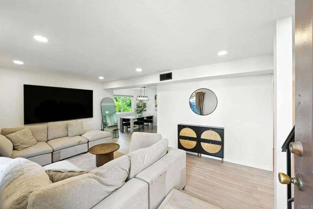 San Diego, CA 92119,7812 Tommy Drive #19