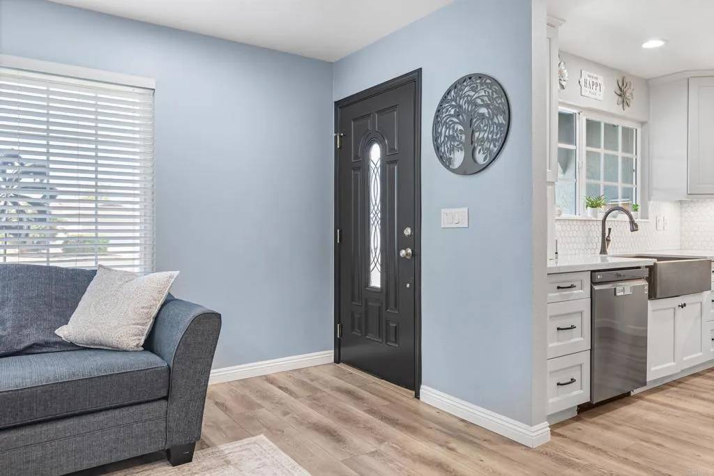 Santee, CA 92071,10646 Montura Court