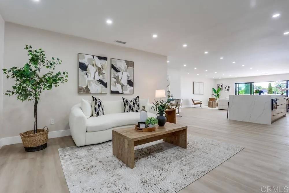 San Diego, CA 92115,4926 Cresita Drive