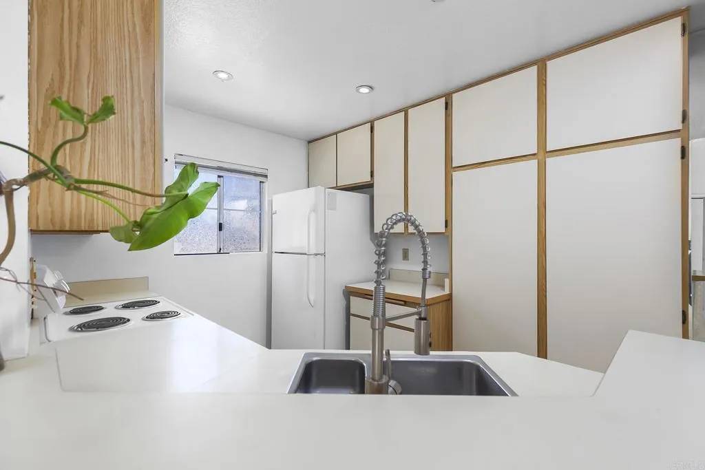 San Diego, CA 92111,7248 Camino Degrazia #297