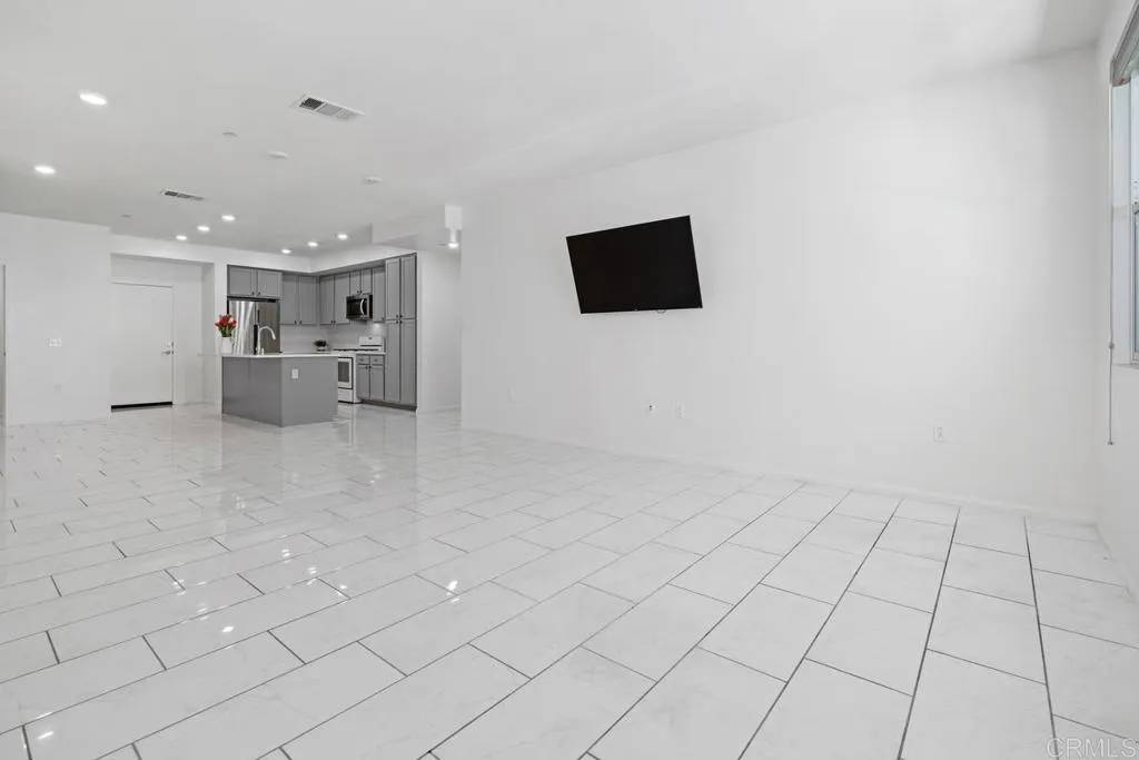 Chula Vista, CA 91915,2040 Mindoro Lane #4