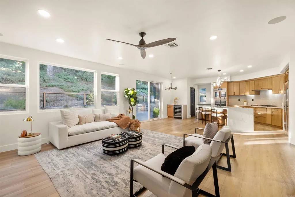 Carlsbad, CA 92011,1652 Amante Court