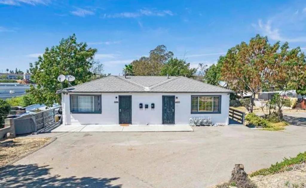 Lemon Grove, CA 91945,6816 Central Avenue