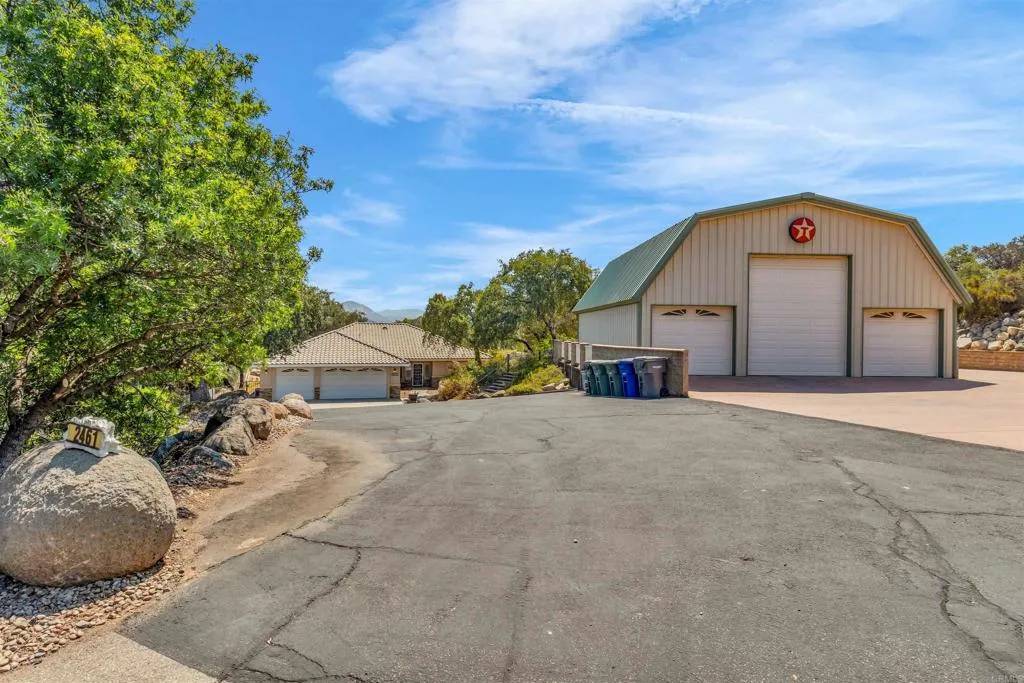 Alpine, CA 91901,2461 Denova Drive