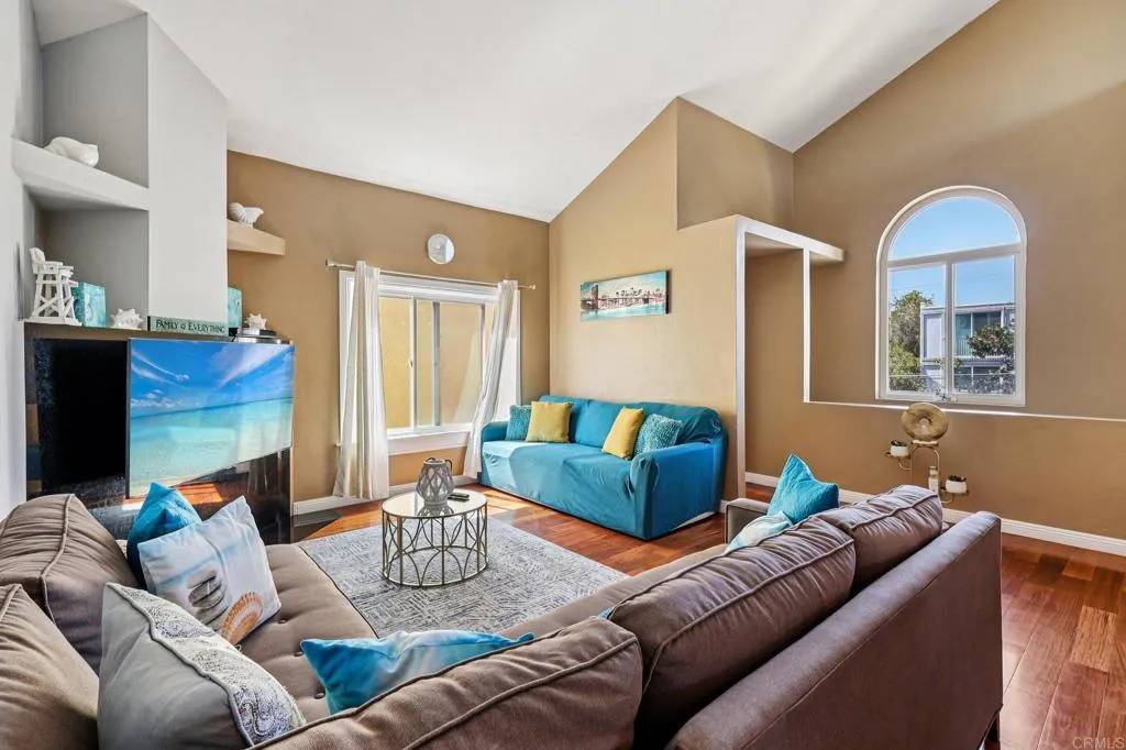 San Diego, CA 92109,3843 Riviera Drive #1