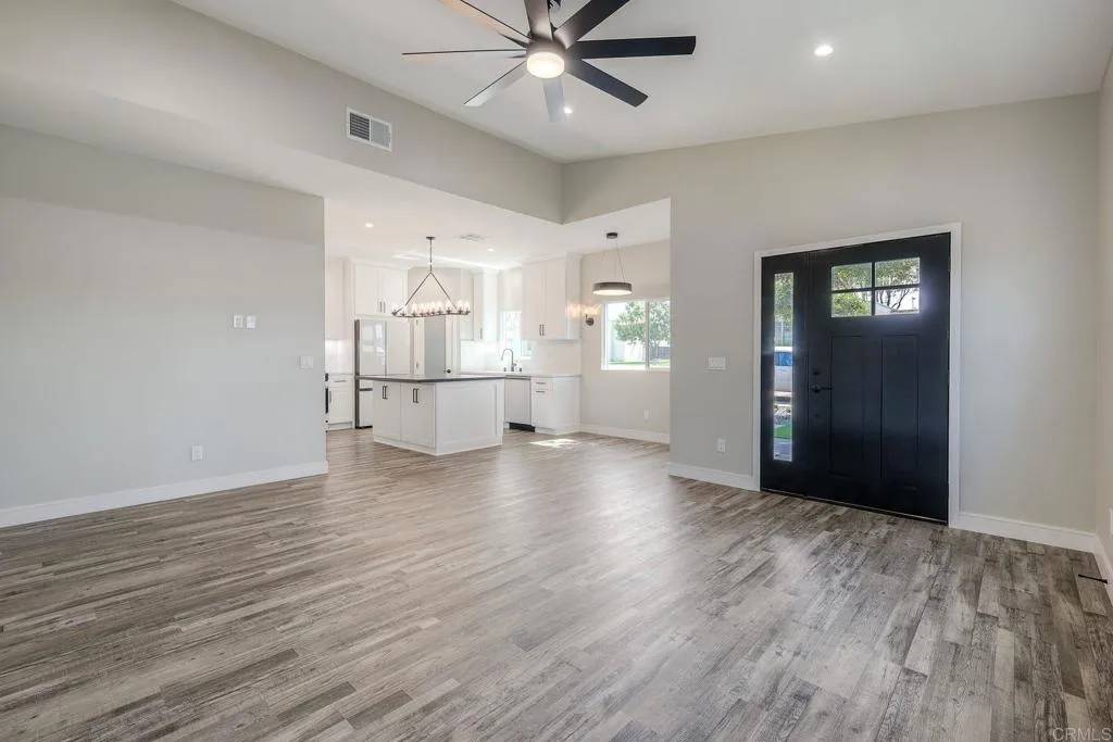 Imperial Beach, CA 91932,532 Elm