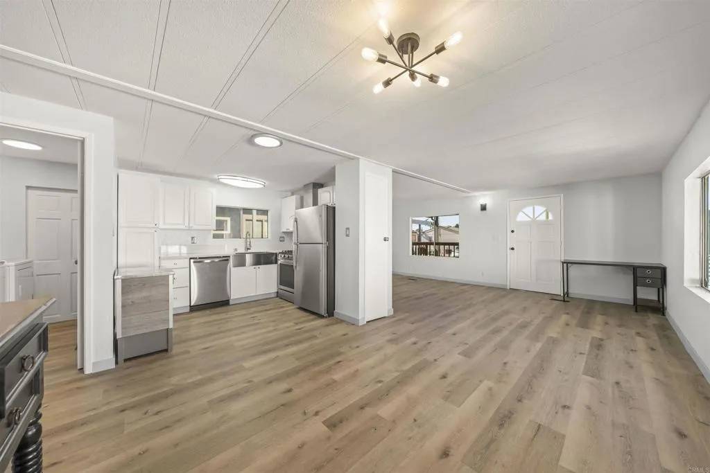 El Cajon, CA 92021,255 E Bradley #SPC 116