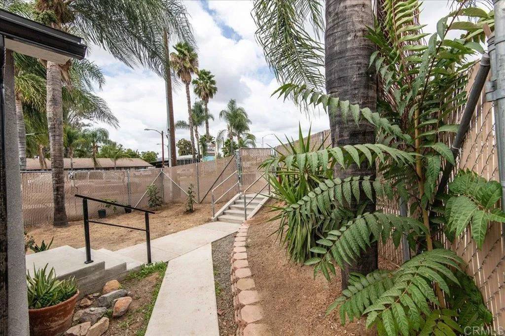 Lakeside, CA 92040,9742 Los Coches Rd