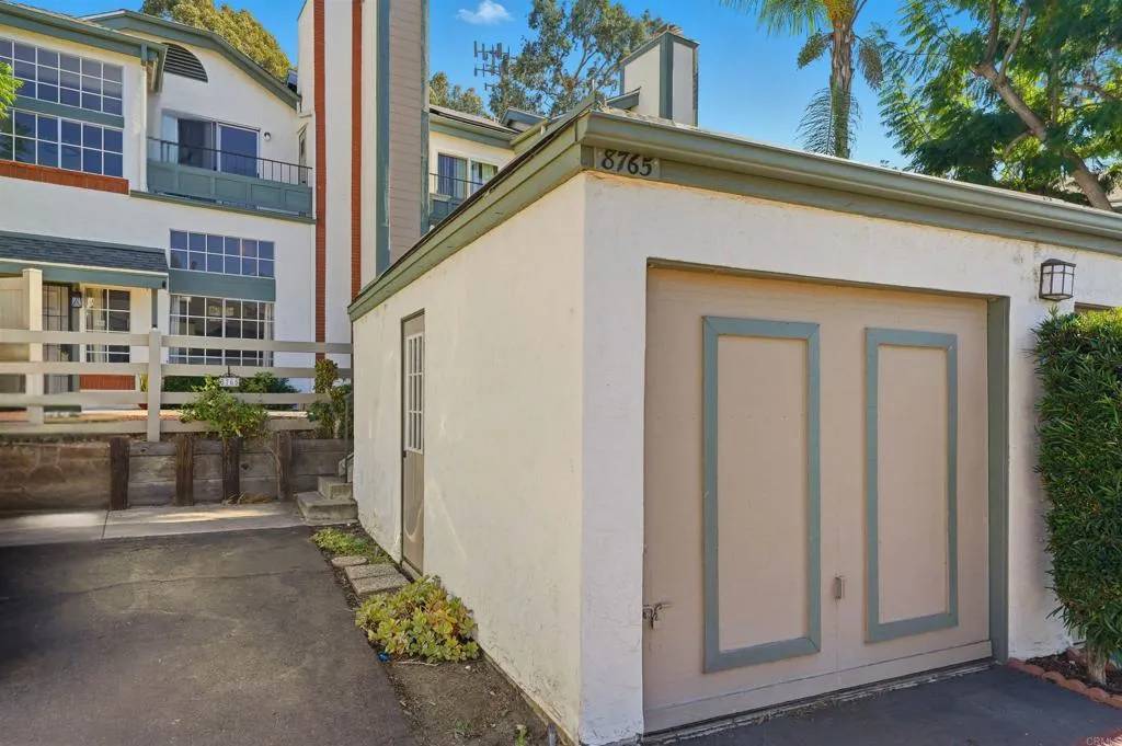 Spring Valley, CA 91977,8765 Spring Canyon Drive