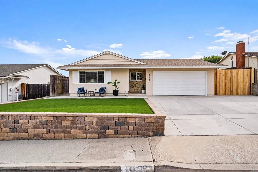 Santee, CA 92071,10121 Pinewood