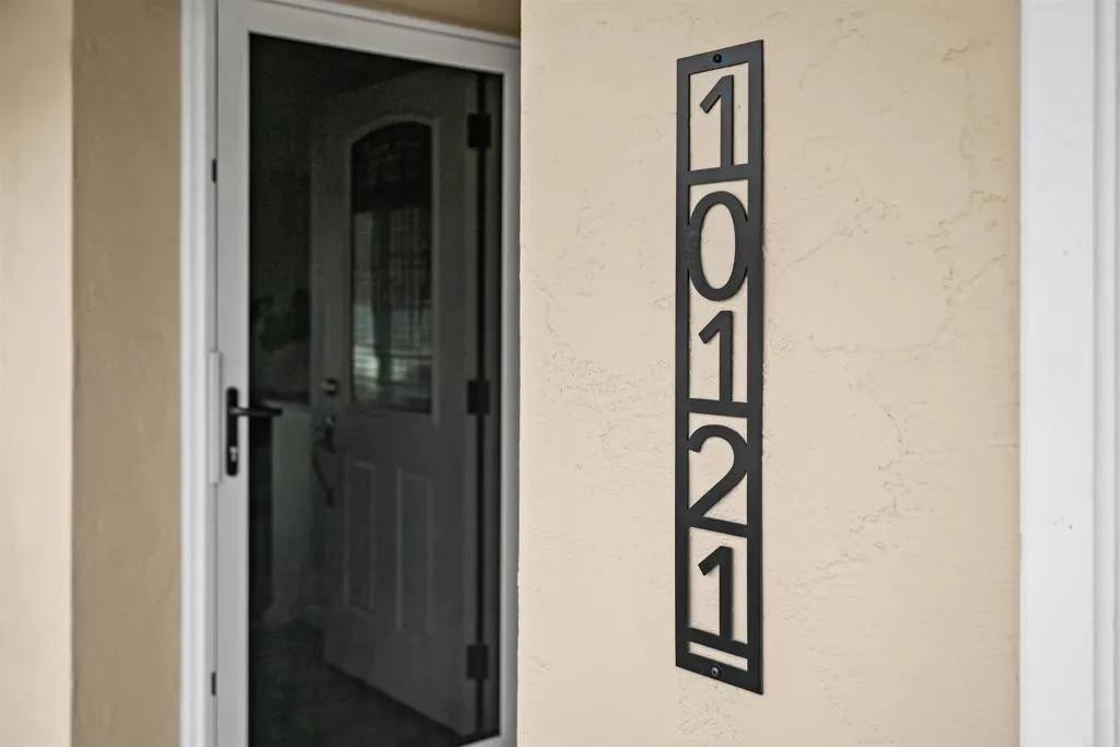 Santee, CA 92071,10121 Pinewood