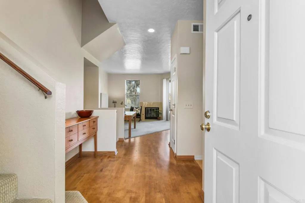 San Diego, CA 92124,6151 Calle Mariselda #302