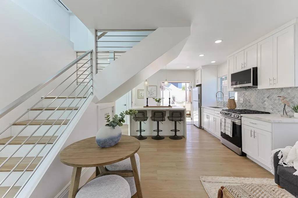 Coronado, CA 92118,937 Olive