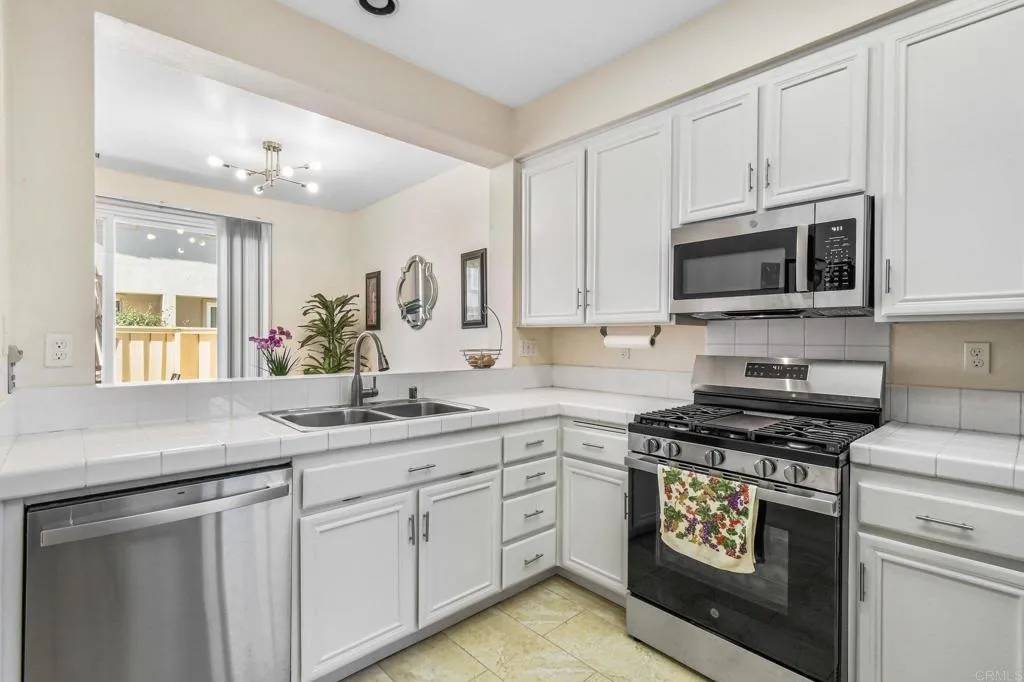 Chula Vista, CA 91914,2259 Lago Madero