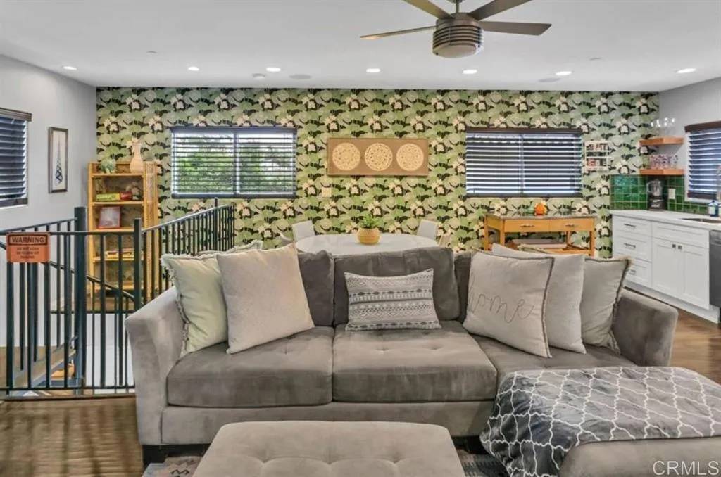 Pacific Beach (san Diego), CA 92109,1145 Emerald St #Rear (alley)