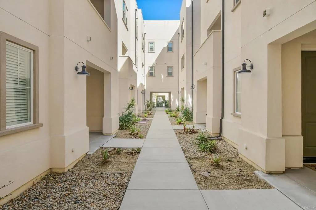 San Diego, CA 92154,5381 Calle Rockfish #60