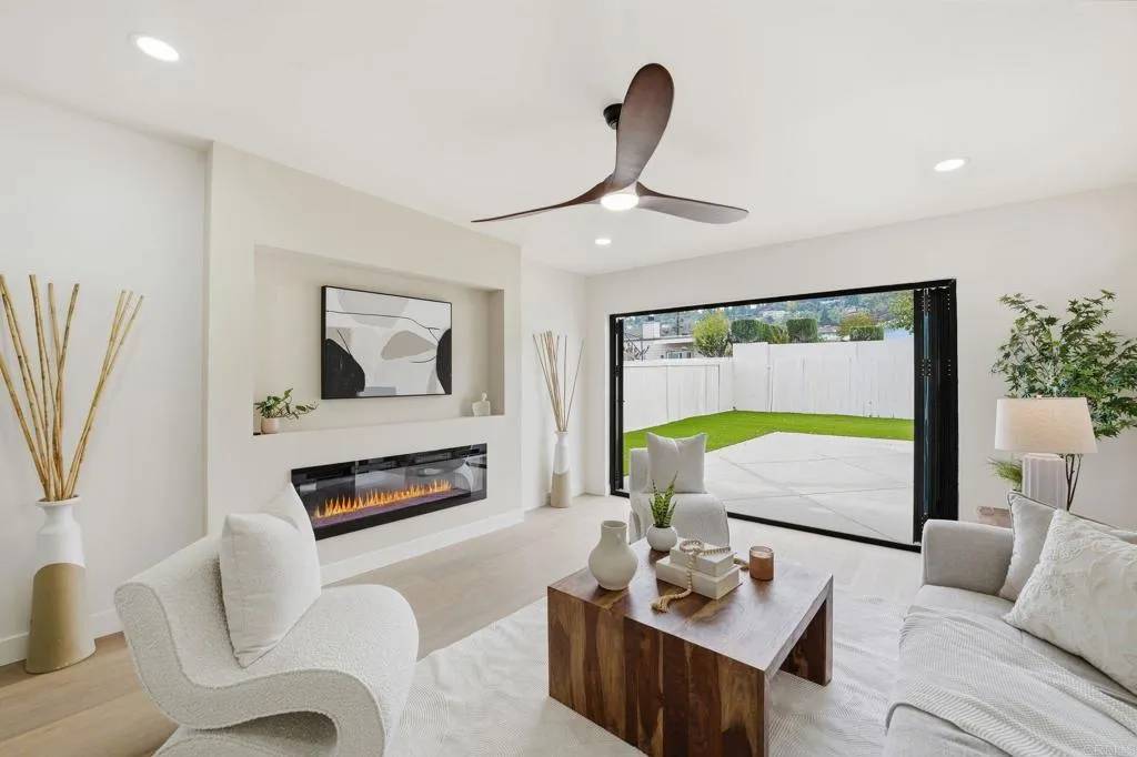 El Cajon, CA 92020,625 Laguna Avenue