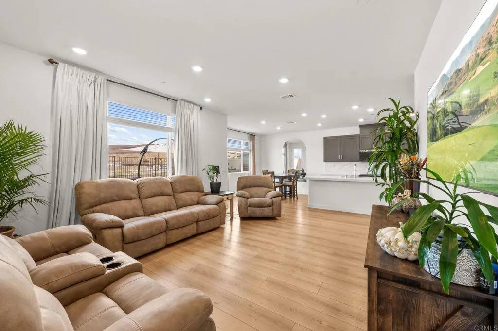 Chula Vista, CA 91911,841 Hana Avenue #1