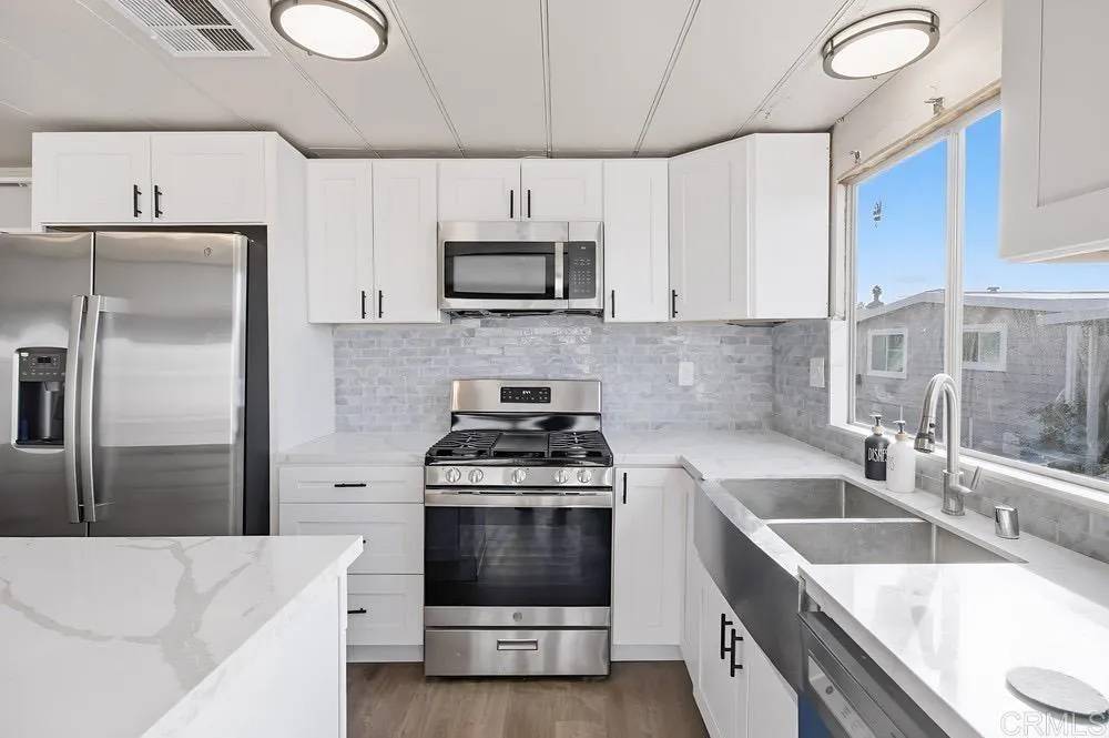 San Diego, CA 92114,402 63rd #115