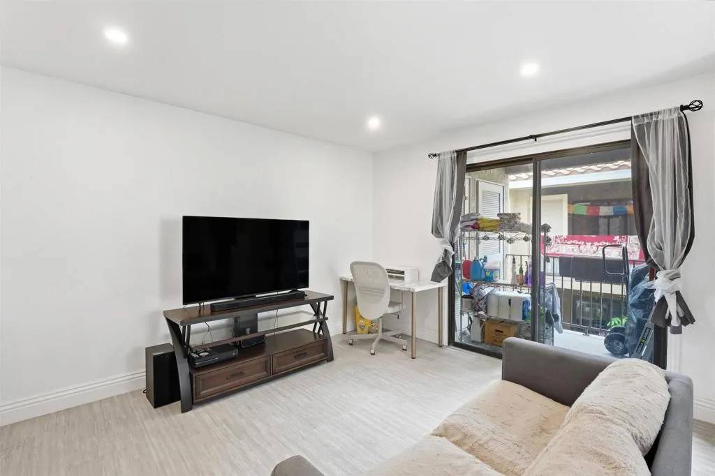 Mira Mesa, CA 92126,10174 Camino Ruiz