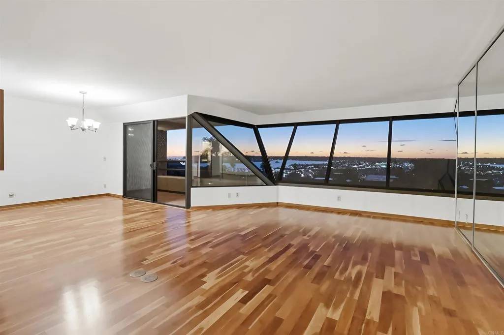 San Diego, CA 92101,230 W Laurel Street #502