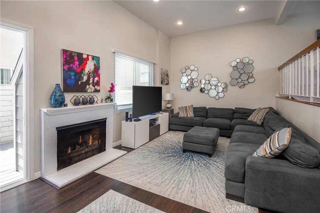 Lomita, CA 90717,25845 Cypress Street #C